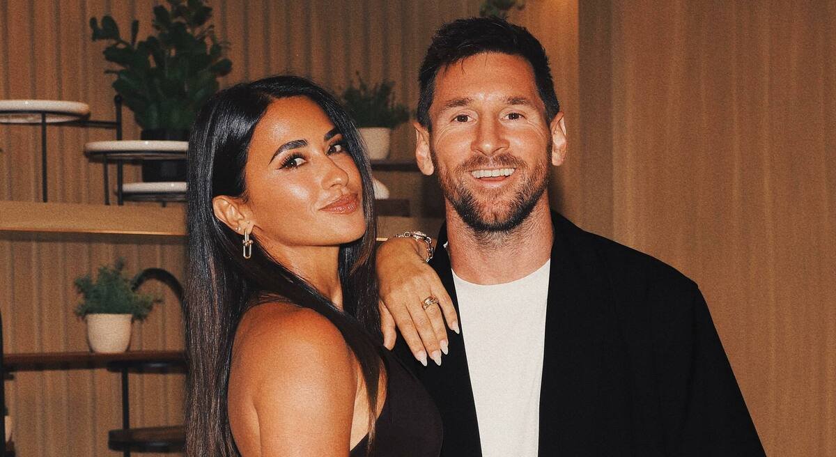 Ba mươi năm bên cạnh nhau của Messi và bạn đời người mẫu