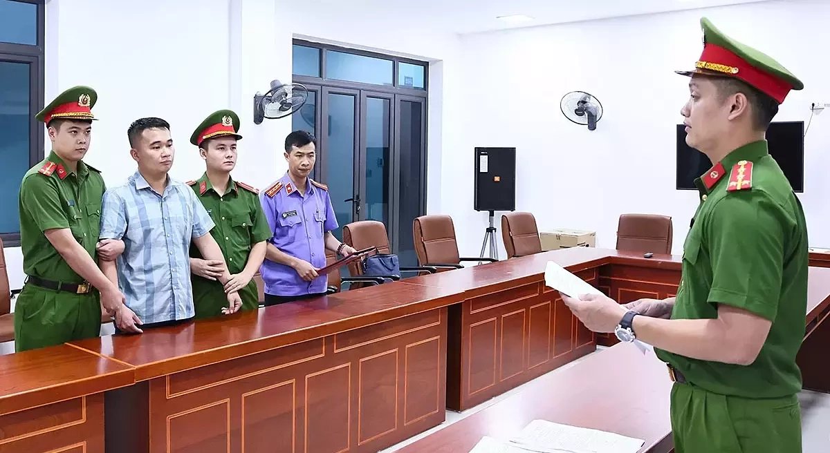 Giáo viên Toán trường chuyên Tuyên Quang bị tạm giữ do liên quan điểm thi bất thường