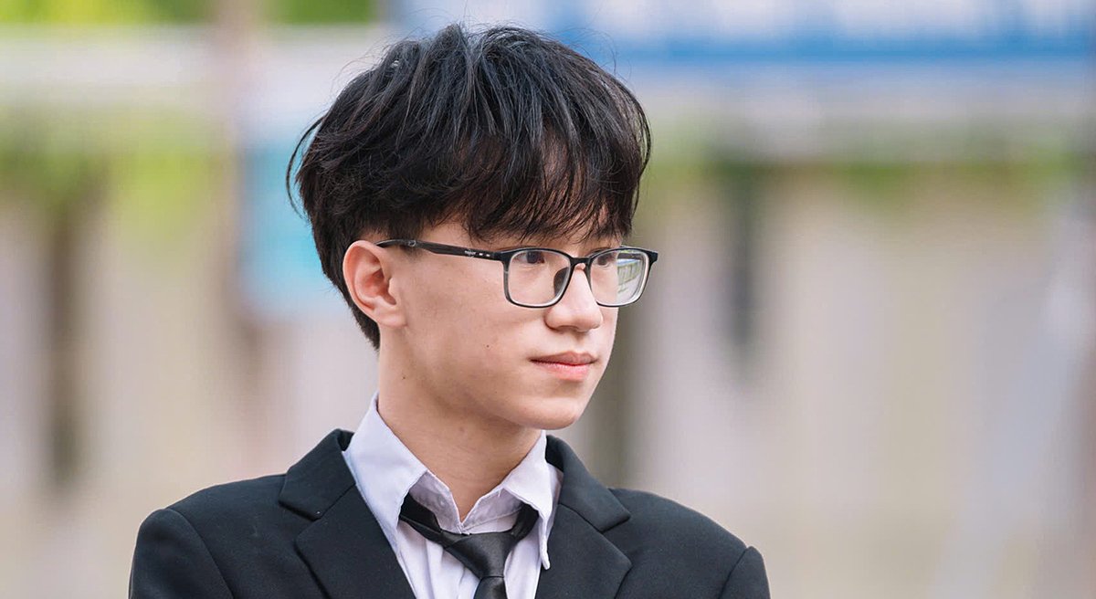 Thủ khoa Nghệ An giành cú đôi thắng lợi với giải nhất thi học sinh giỏi Toán và Vật lý