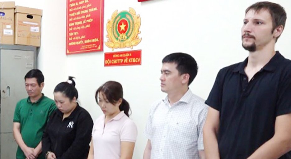 Chuyên gia tài chính bị truy tố vì điều hành nền tảng cho vay với lãi suất vượt 13.500% mỗi năm