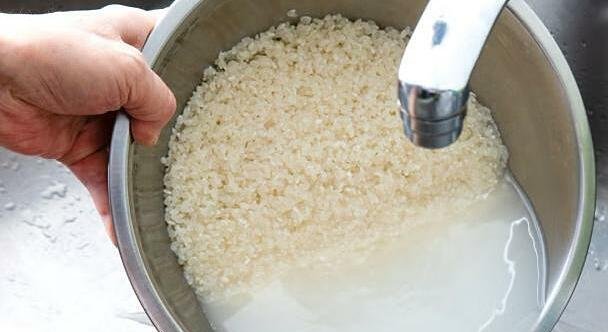 Lý do nên rửa gạo trước khi nấu cơm