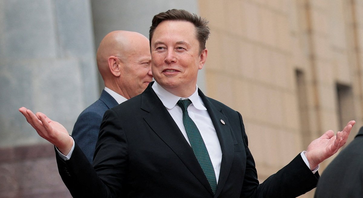 Elon Musk siết chặt ngân sách AI cho nhân viên Tesla