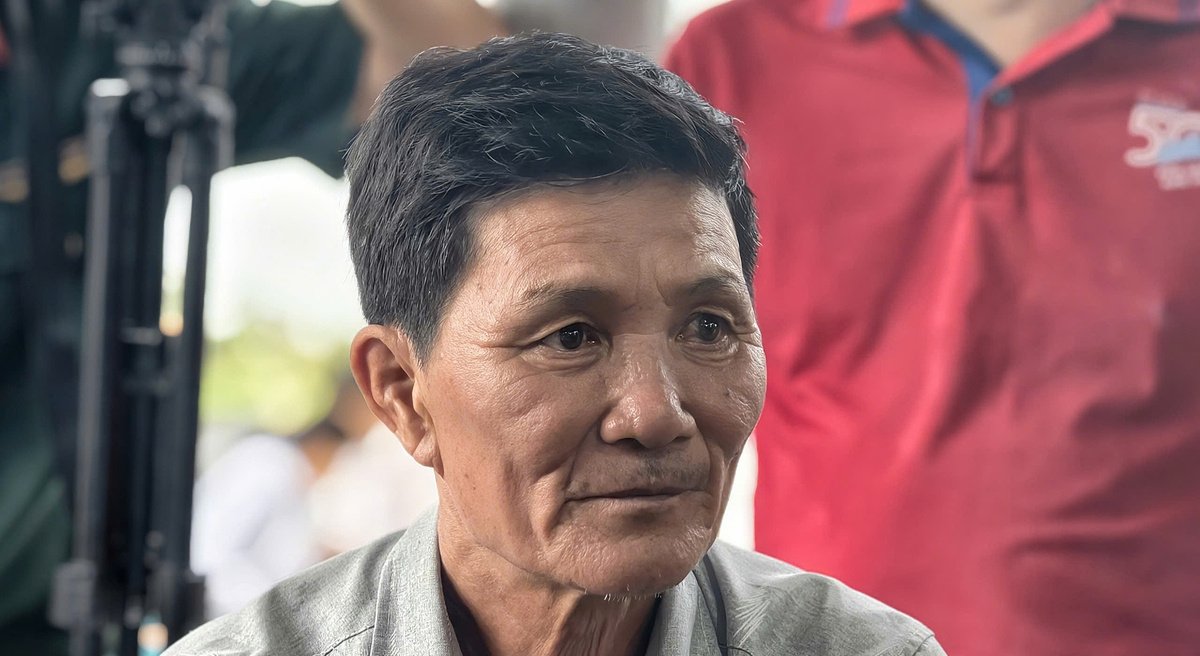 Người thân nhận lại hài cốt liệt sĩ tìm được tại công viên Lê Thị Riêng