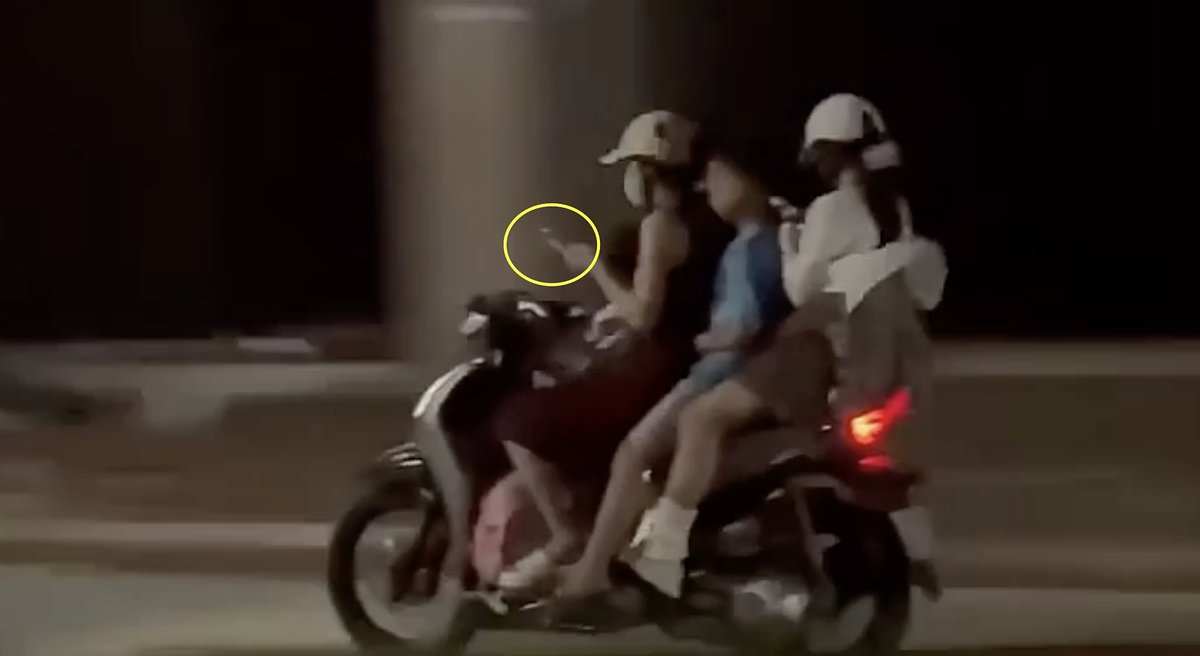Khi trẻ em trở thành con tin của sự vô trách nhiệm trên đường