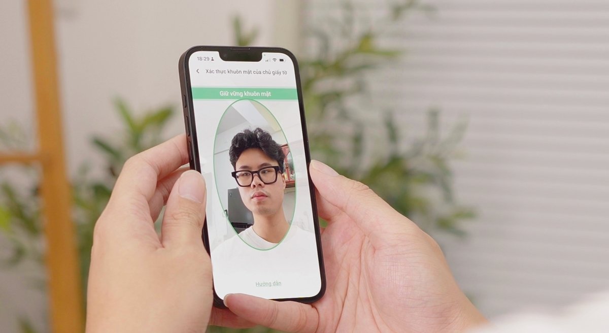 Xác thực sinh trắc học khuôn mặt khi chuyển SIM sang thiết bị mới